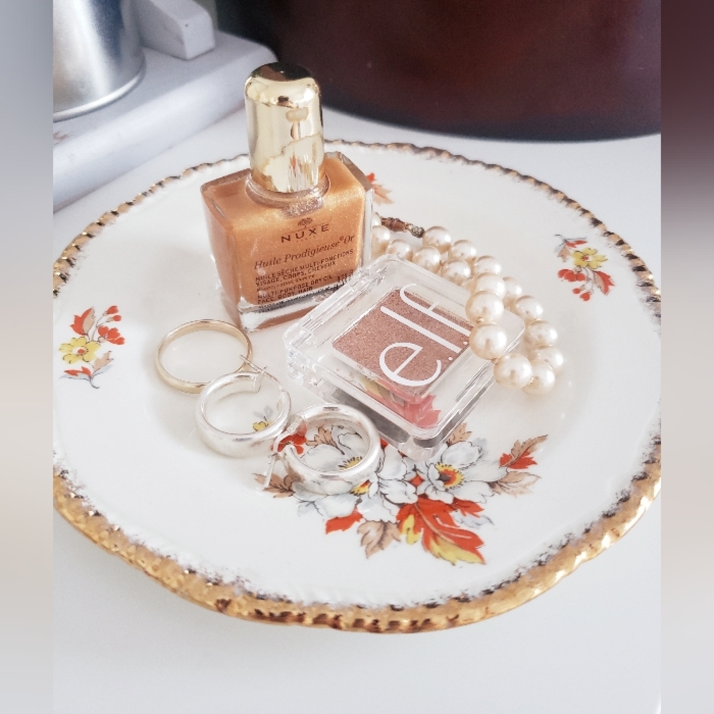 Gold-trimmed Orange and White Flower Vanity Tray | 6 inches | Beauty & Elegance